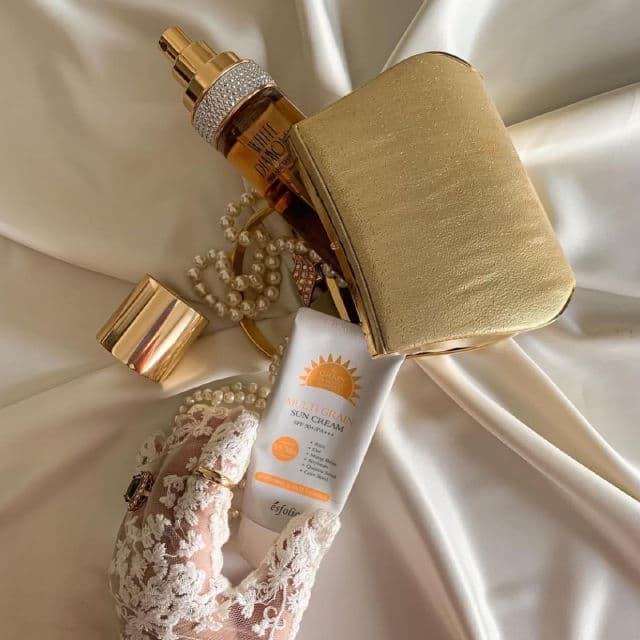 ESFOLIO Blue Flower Sun Cream SPF 50+/PA+++ review photo by Skincareeclectic