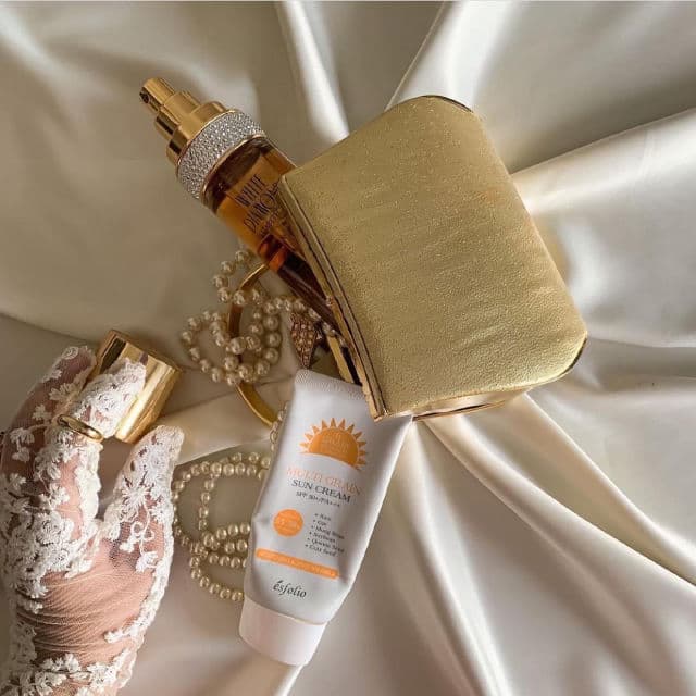 ESFOLIO Blue Flower Sun Cream SPF 50+/PA+++ review photo by Skincareeclectic