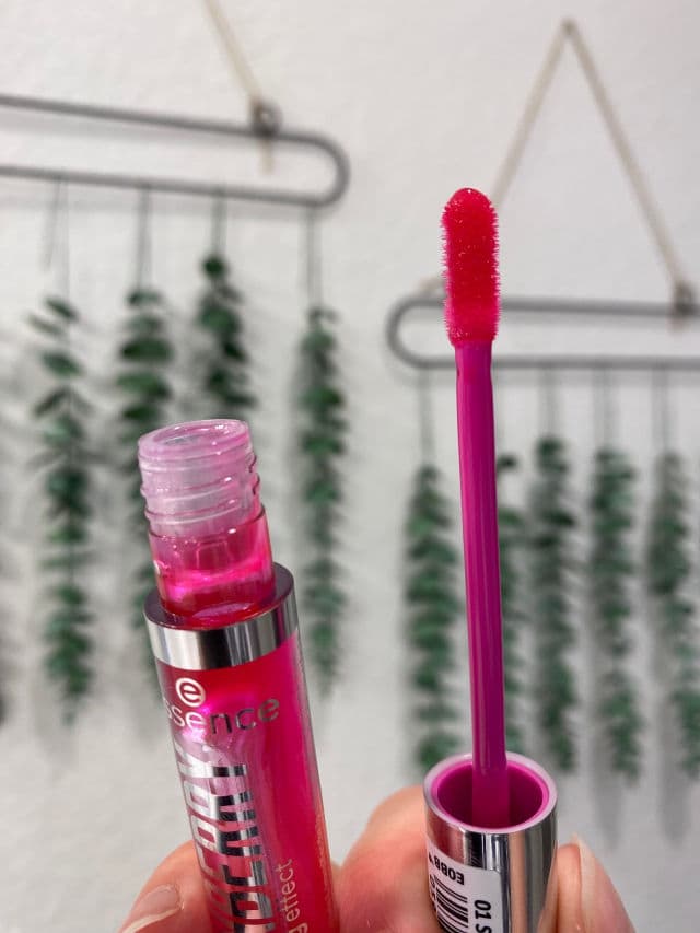 Essence Cranberry Lip Oil review photo by DanielleSkin27