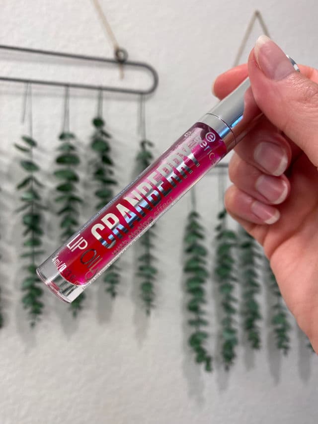 Essence Cranberry Lip Oil review photo by DanielleSkin27