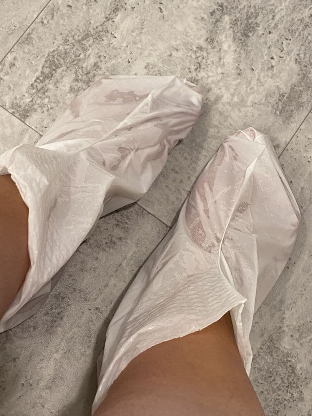 Earth Therapeutics Tea Tree Oil Moisturizing Foot Mask review photo by DanielleSkin27