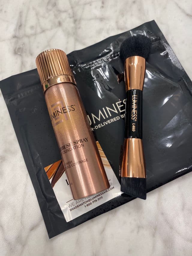 Luminess Airbrush Spray Silk Foundation review photo by DanielleSkin27