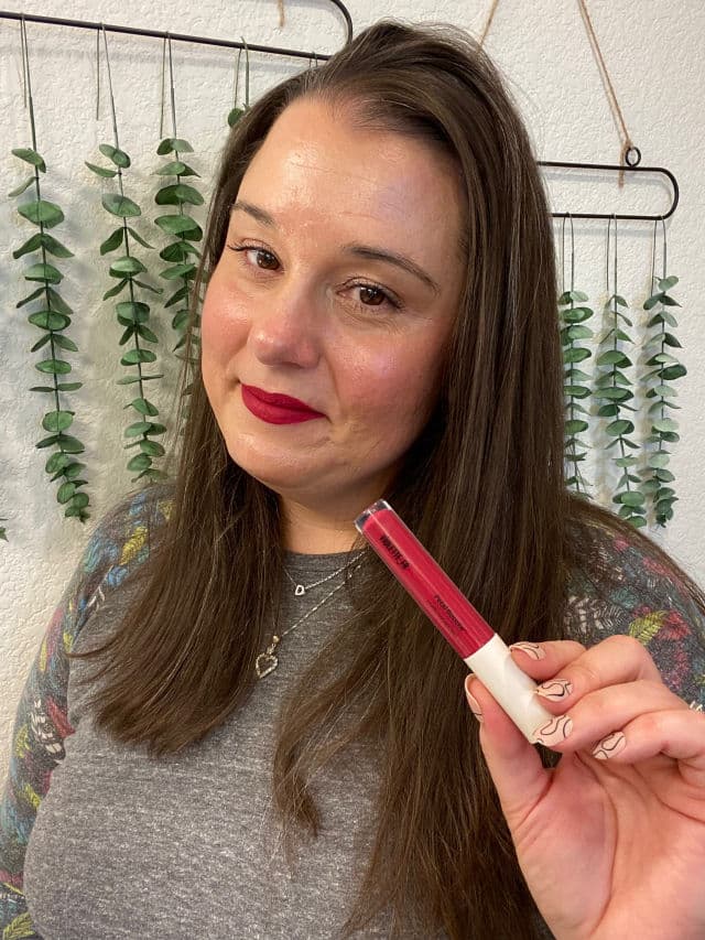 Violette_FR Petal Bouche Matte Liquid Lipstick - Cœur Infidèle review photo by DanielleSkin27