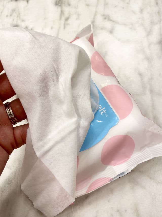 Bliss Makeup Melt Oil-Free Makeup Remover Wipes review photo by DanielleSkin27