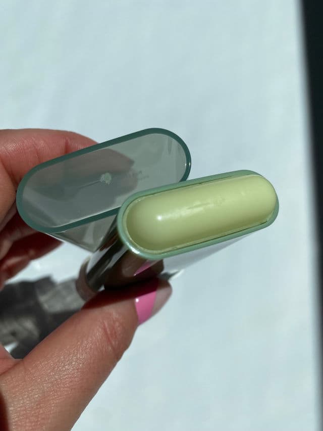 Miguhara Daily Herb Sun Stick SPF50+ PA++++ review photo by DanielleSkin27