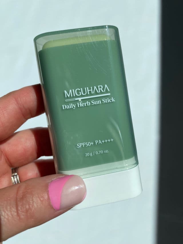 Miguhara Daily Herb Sun Stick SPF50+ PA++++ review photo by DanielleSkin27