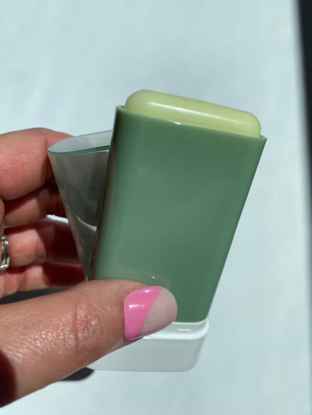 Miguhara Daily Herb Sun Stick SPF50+ PA++++ review photo by DanielleSkin27