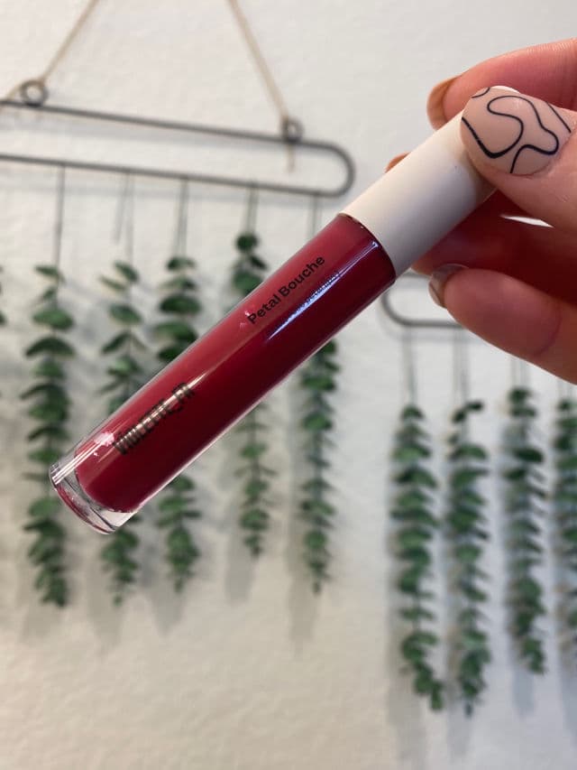 Violette_FR Petal Bouche Matte Liquid Lipstick - Cœur Infidèle review photo by DanielleSkin27
