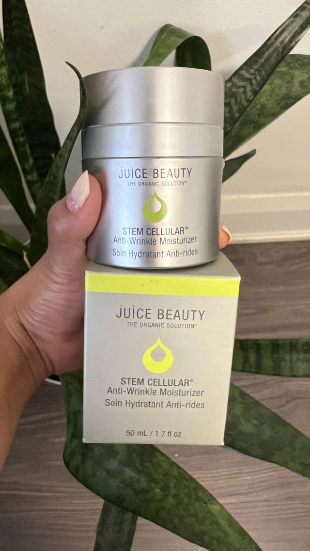 Juice Beauty Stem Cellular Anti-Wrinkle Moisturizer review photo by Rghvi