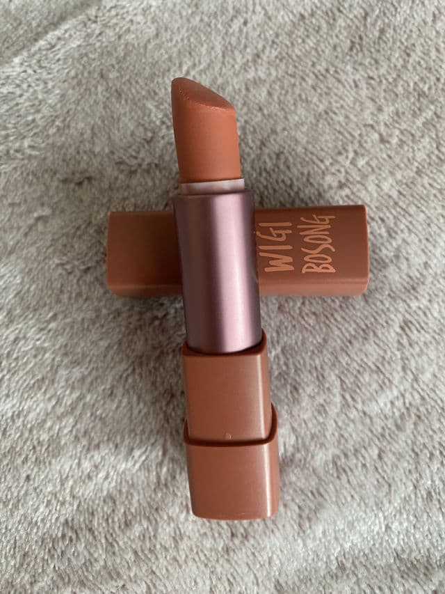 MACQUEEN Air Kiss Lipstick #05 MLBB Rose review photo by Raluca27