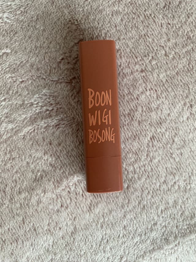 MACQUEEN Air Kiss Lipstick #05 MLBB Rose review photo by Raluca27