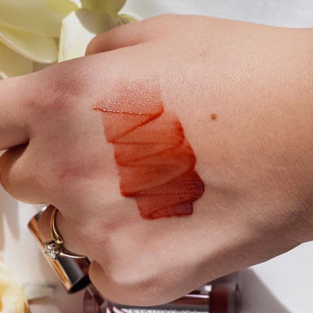 NAMING. Comely review photo by Raluca27