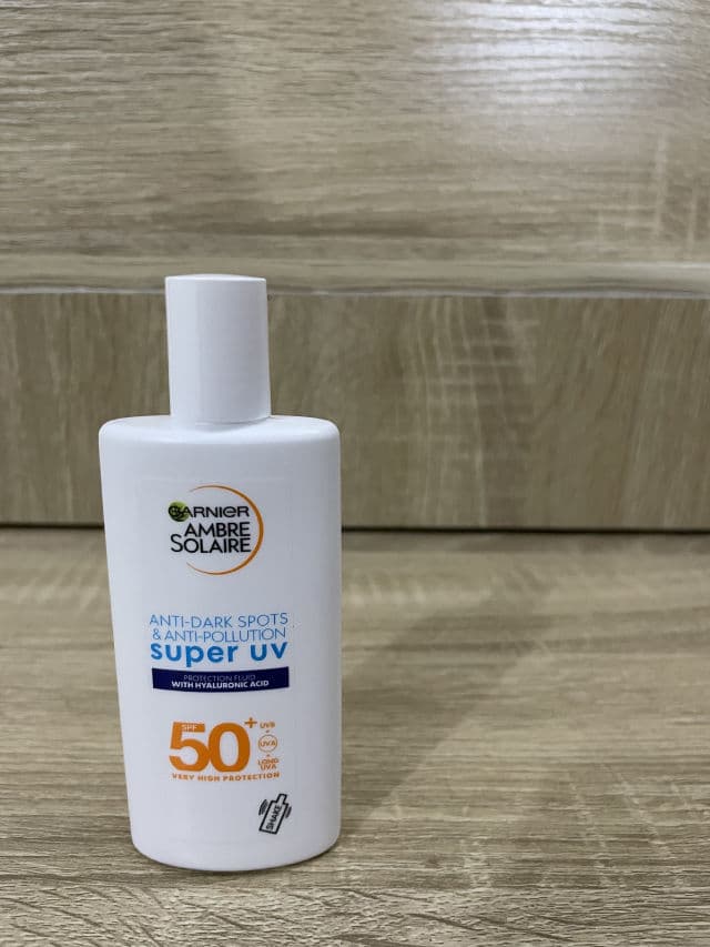 Garnier Ambre Solaire Super UV Anti Dark Spots & Anti Pollution Face Fluid SPF50+ review photo by BabybanksBrown