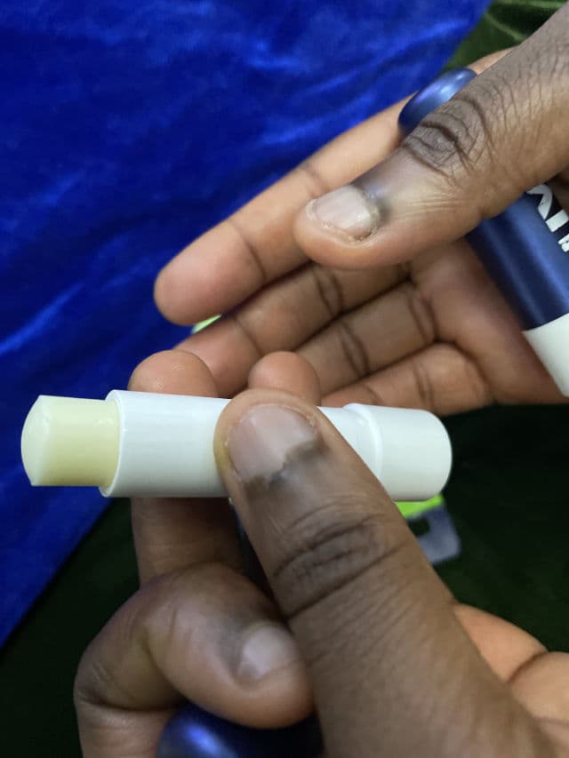 Nivea Men 24h Melt-in Moisture Active Lip Balm review photo by Babybanks 