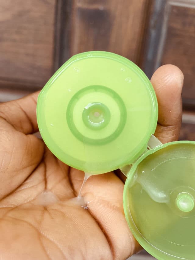 Simple Moisturizing Facial Wash review photo by BabybanksBrown