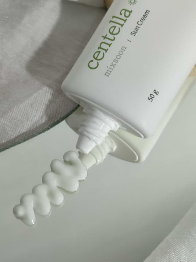 MIXSOON Centella Asiatica Sun Cream SPF 50+ PA++++  review photo by NeniAS