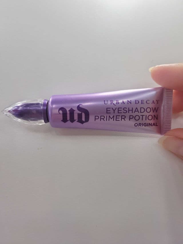 Urban Decay Eyeshadow Primer Potion - Original review photo by aribeauty