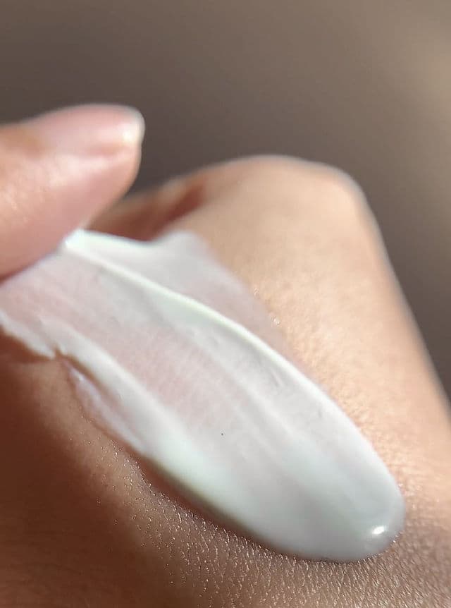 BENTON Air Fit UV Defense Sun Cream SPF 50+ PA++++ review photo by Myskinappetite