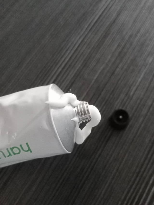 HaruHaru WONDER Black Bamboo Nourishing Calming Hand & Nail Cream review photo by Nelo