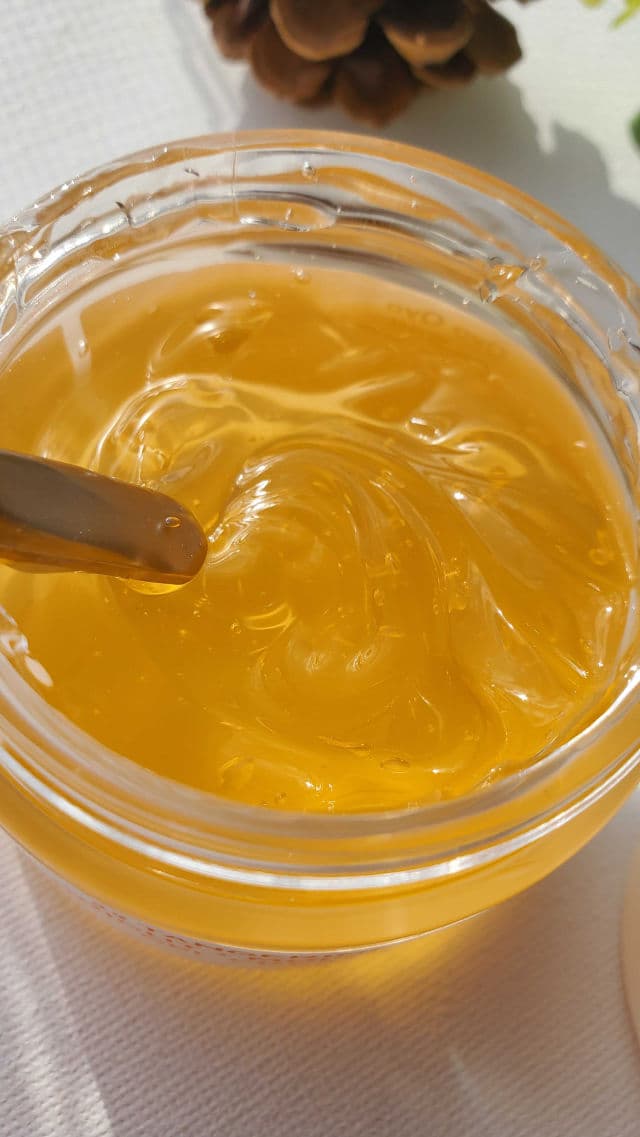 Qyo Qyo Tangerine Bright + Moist Gel Cream review photo by skincare12