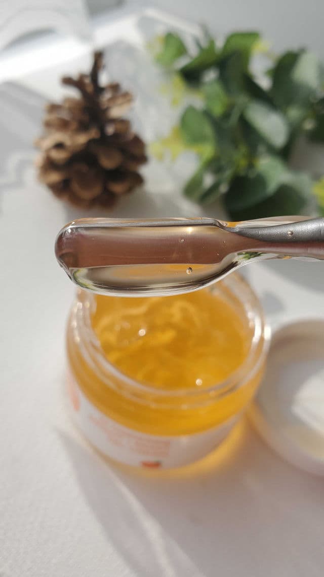 Qyo Qyo Tangerine Bright + Moist Gel Cream review photo by skincare12