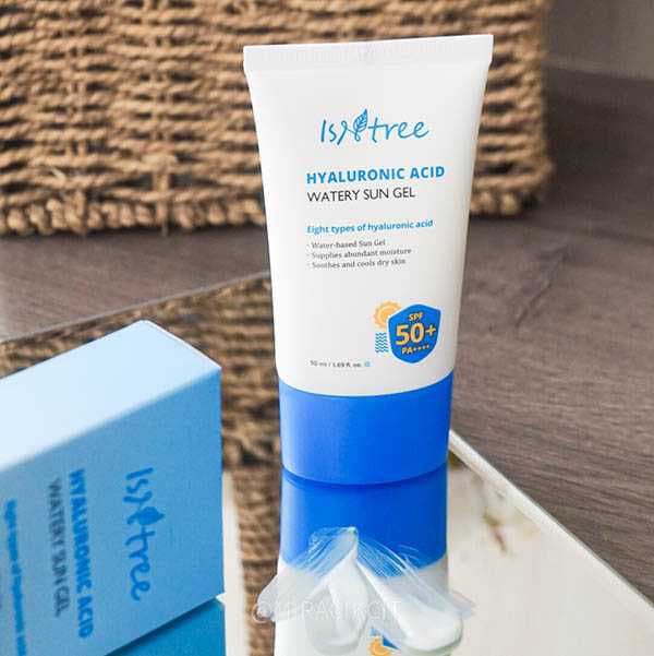 ISNTREE Hyaluronic Acid Watery Sun Gel SPF50+ PA++++ review photo by skincare12