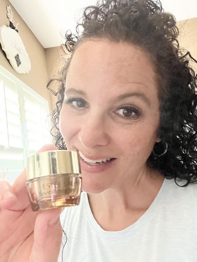 Estee Lauder Revitalizing Supreme + Youth Power Creme	 review photo by GlitterTruthBomb