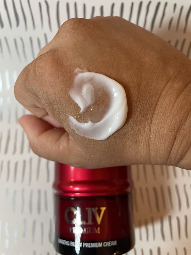 CLIV Ginseng Berry Premium Cream review photo by Pixiesnewlife