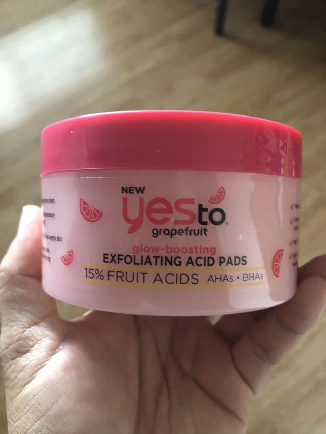 Yes To Grapefruit Glow-Boosting Exfoliating Acid Pads 15% Fruit Acids review photo by Pixiesnewlife