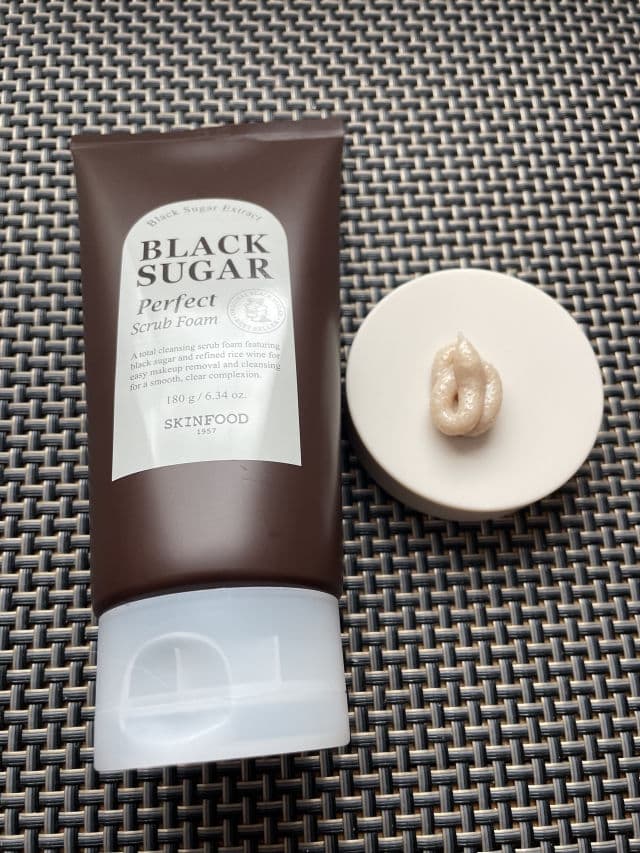 SKINFOOD Black Sugar Perfect Scrub Foam review photo by Pixiesnewlife