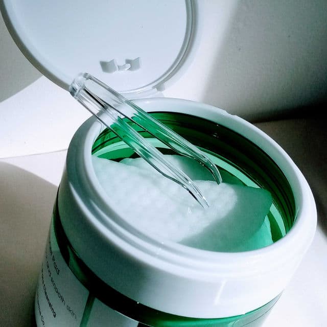 Glutanex AHA BHA LHA Toner Pad review photo by aziacentellie