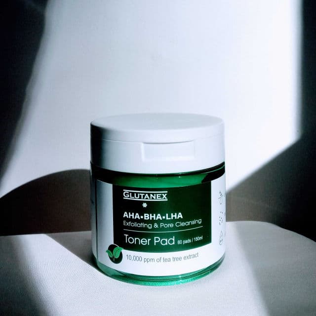 Glutanex AHA BHA LHA Toner Pad review photo by aziacentellie