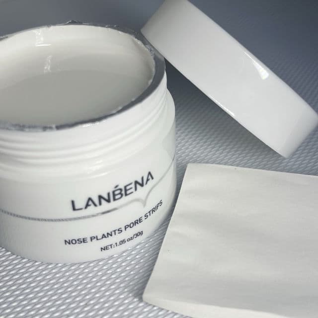 Lanbena Blackhead Remover Nose Mask Pore Strip review photo by CathCaves