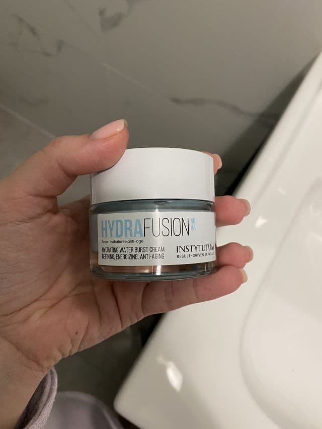 Instytutum Hydrafusion 4D HA Hydrating Water Burst Cream review photo by vuzmars