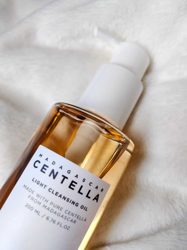 SKIN1004 Madagascar Centella Light Cleansing Oil review photo by Skincaria