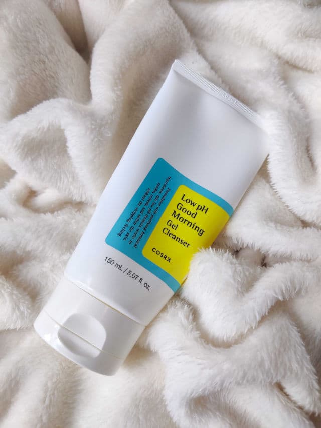 COSRX Low pH Good Morning Gel Cleanser review photo by Skincaria
