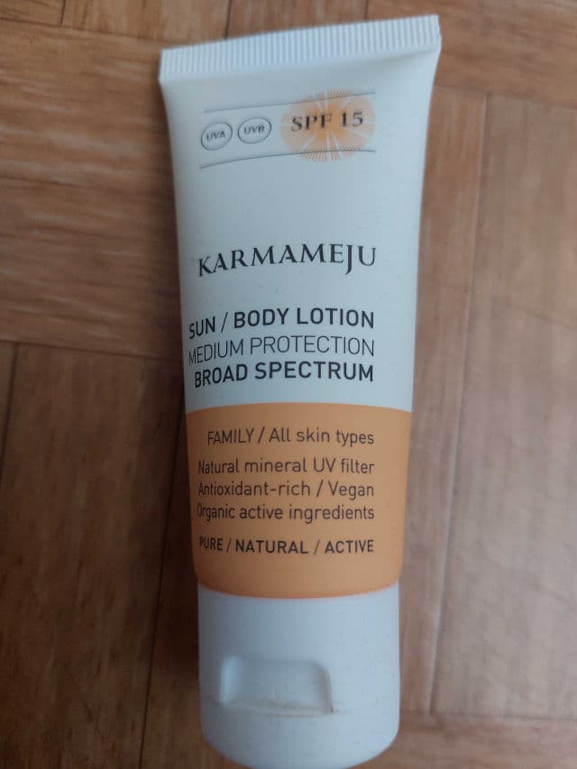 Karmameju Sun/Body Lotion Medium Protection SPF 15 review photo by Dolphinqueen