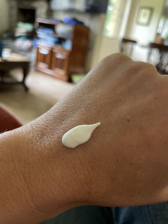 Banana Boat Light as Air Face Lotion SPF50+ review photo by TheEpistolarian