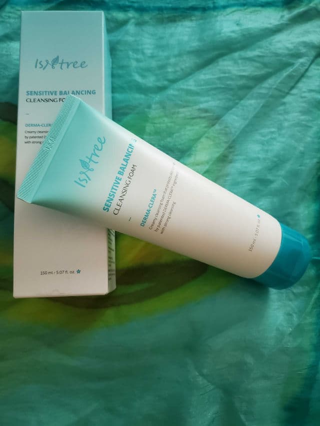 ISNTREE Sensitive Balancing Cleansing Foam review photo by Jujus