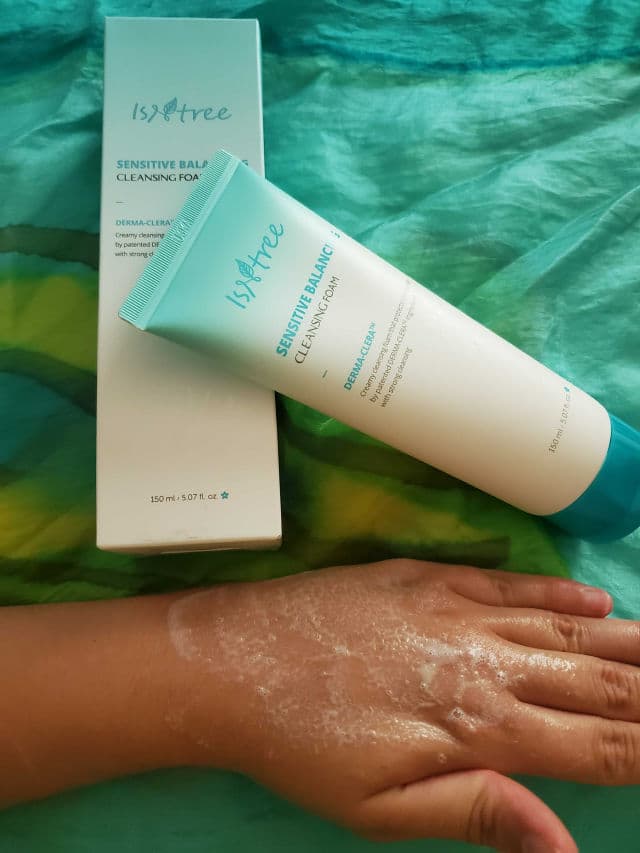 ISNTREE Sensitive Balancing Cleansing Foam review photo by Jujus