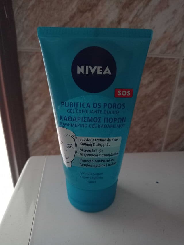 Nivea Gel Exfoliante Diário Purifica Poros review photo by beatrix4