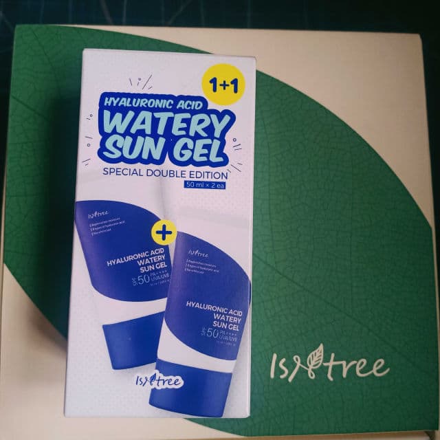ISNTREE Hyaluronic Acid Watery Sun Gel SPF50+ PA++++ review photo by Jnnyfr
