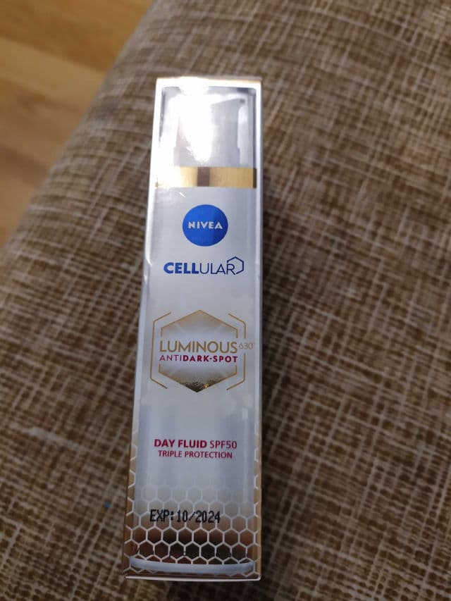 Nivea Perfect & Radiant Luminous 630 Day Cream SPF 50 review photo by skinmalist