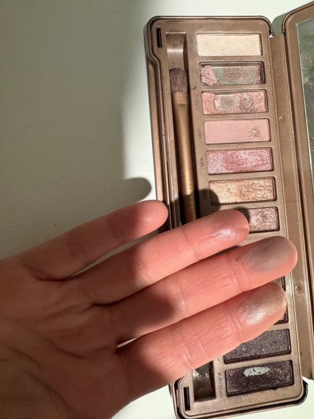 Urban Decay Naked3 Eyeshadow Palette review photo by AngieQuantas