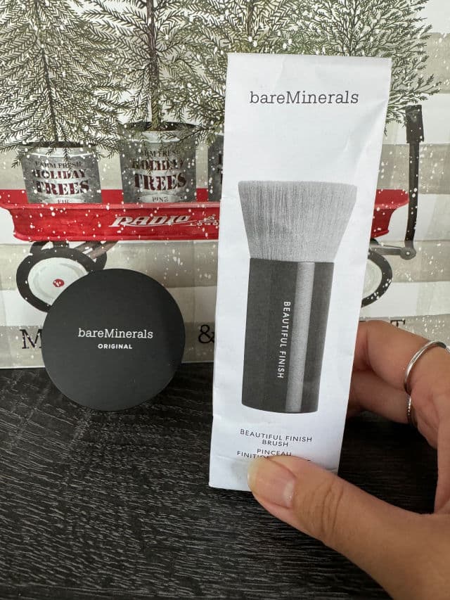 BareMinerals Original Loose Powder Foundation SPF 15 review photo by AngieQuantas