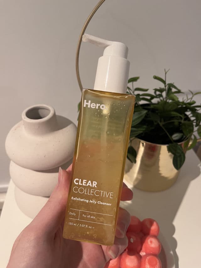 Hero Cosmetics Exfoliating Jelly Cleanser review photo by Lizzieeeee