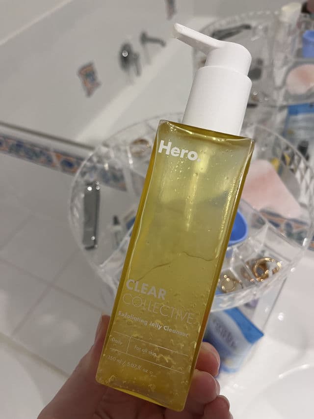 Hero Cosmetics Exfoliating Jelly Cleanser review photo by Lizzieeeee