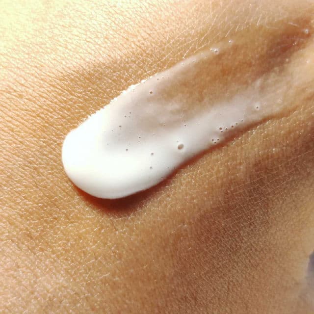 Suganda Squalane Ceramide Moisturiser review photo by Beautydestination4u