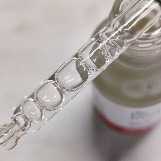 Deconstruct Clearing Serum- 2 % Alpha Arbutin + 5 % Niacinamide review photo by Beautydestination4u