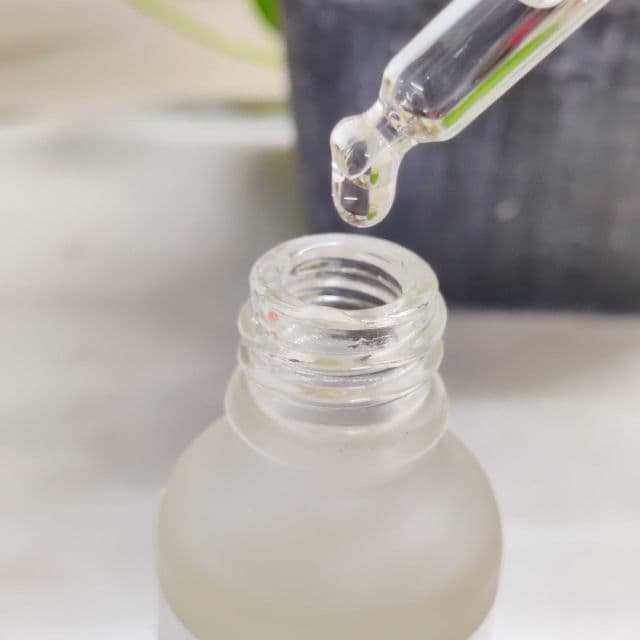Deconstruct Clearing Serum- 2 % Alpha Arbutin + 5 % Niacinamide review photo by Beautydestination4u